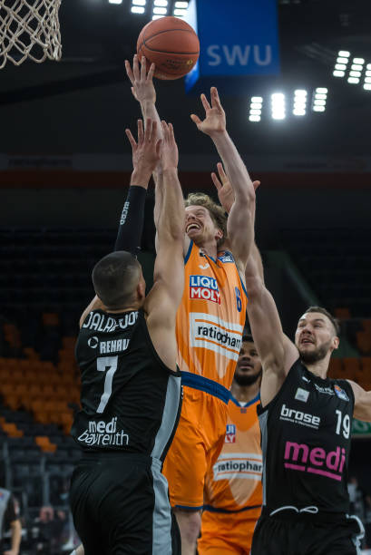 两年前的今 两年前的今